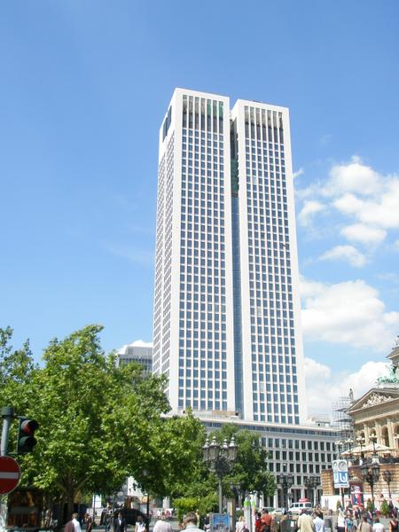 Budynek biurowy Opernturm - roboty murarskie, Frankfurt